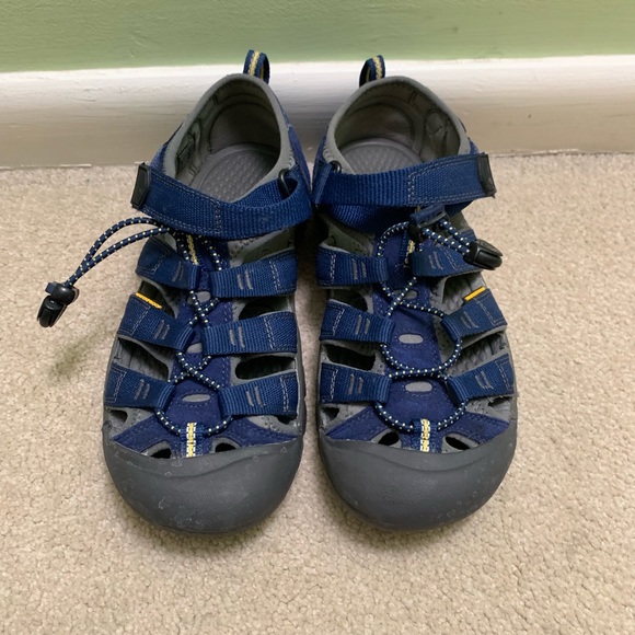 keen sandals near me